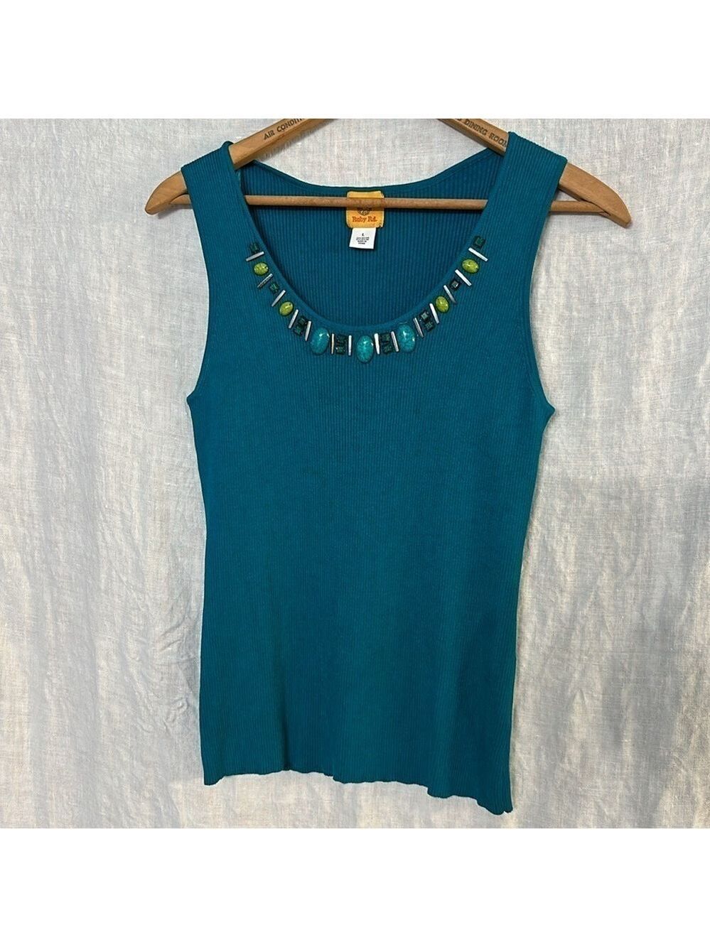 Ruby Rd Jade sleeveless top Jeweled embellishment around the scooped neck Size L